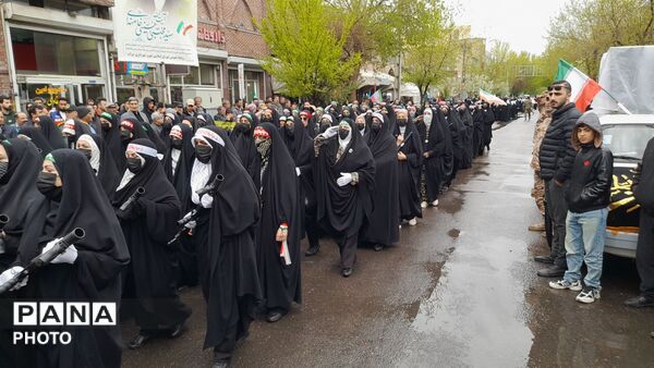 رژه دختران جان فدا در سراب 
