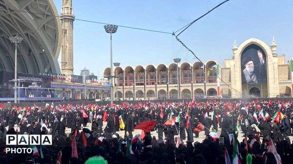 مصلی امام خمینی(ره) تهران میزبان آیین باشکوه وداع با پیکر مطهر رهبر شهید