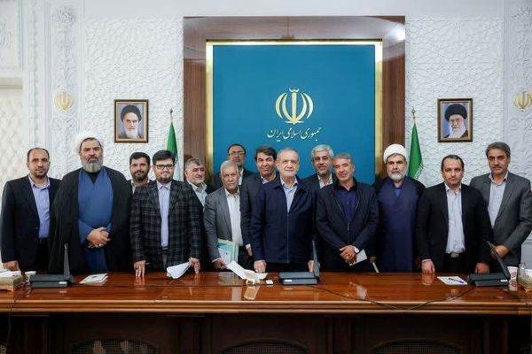 دیدار مسئولان کرمان با رئیس‌ جمهور؛ تفویض اختیار تا تقویت روابط خارجی