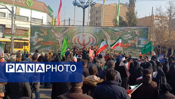 نمایش اقتدار و غیرت مردم ورامین در راهپیمایی ۲۲ بهمن