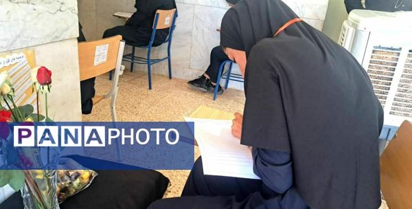 رقابت دانش‌آموزان میانکوه در امتحانات نوبت دوم
