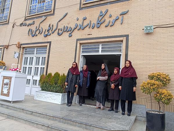 افتتاحیه کافه کتاب و سالن مطالعه در دبیرستان وکیلی۹