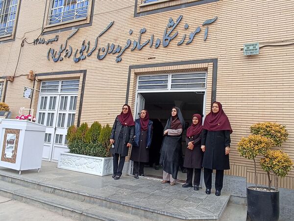 افتتاحیه کافه کتاب و سالن مطالعه در دبیرستان وکیلی۹
