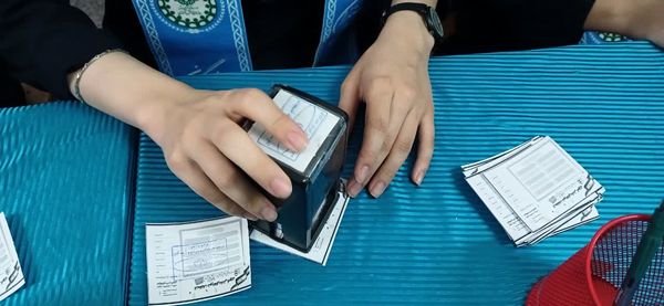 حس و حال انتخابات شورای دانش آموزی در دبیرستان حضرت خدیجه (س) جعفریه قم 