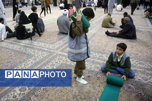 خدمت‌رسانی 35 خادمیار نوجوان در حرم حضرت معصومه(س)