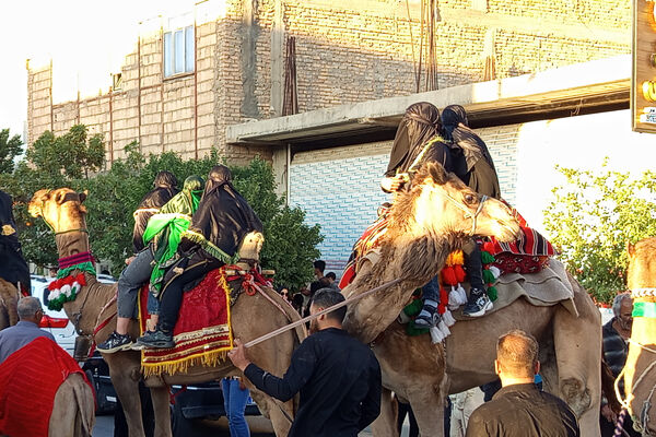 استقبال از ماه محرم با آیین سنتی چاووش‌خوانی در شهر بهمن