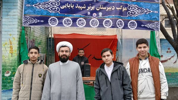 برپایی موکب در دبیرستان شهید بابایی به مناسبت بعث پیامبر‌(ص)