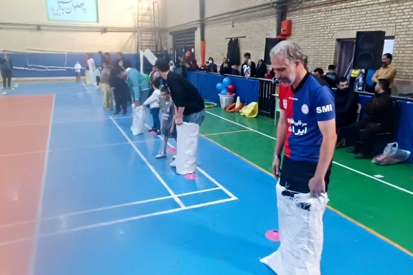 مسابقه ورزشی «روز پدر و پسری» طرح شهید خرازی در دبستان پسرانه علامه طباطبایی پیشوا