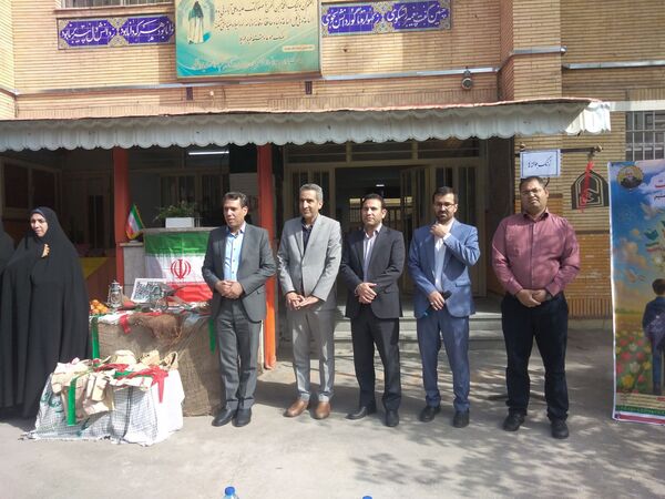 نواخته شدن زنگ مهر،زنگ خیرین و زنگ ایثار  در دبیرستان حسین ملایی