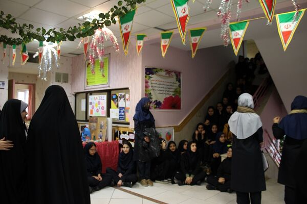 برگزاری جشن مبعث پیامبر اکرم (ص) در مدرسه هیات امنایی حضرت معصومه (س) ناحیه 4 کرج