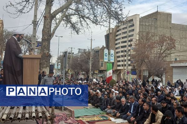 اقامه نماز عید سعید فطر در قروه