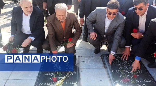 وزیر آموزش و پرورش در گلزار شهدای شهرکرد