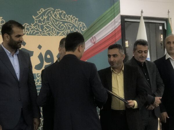 آیین تجلیل از خبرنگاران و اصحاب رسانه در محمودآباد