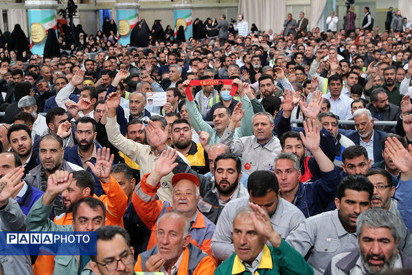 دیدار هزاران نفر از کارگران سراسر کشور با رهبر انقلاب
