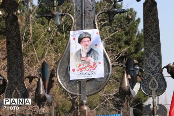 گردهمایی پرشور مردم وفادار و انقلابی چهاردانگه در دفاع از میهن و آرمان های انقلاب
