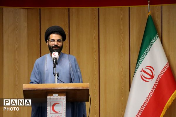 آیین تجلیل از کارکنان و خانواده‌های هلال‌احمر استان همدان همزمان با دهه امامت و ولایت