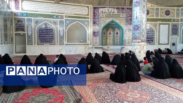 آوای دلنشین دعای عرفه در مساجد شهر بن طنین‌انداز شد