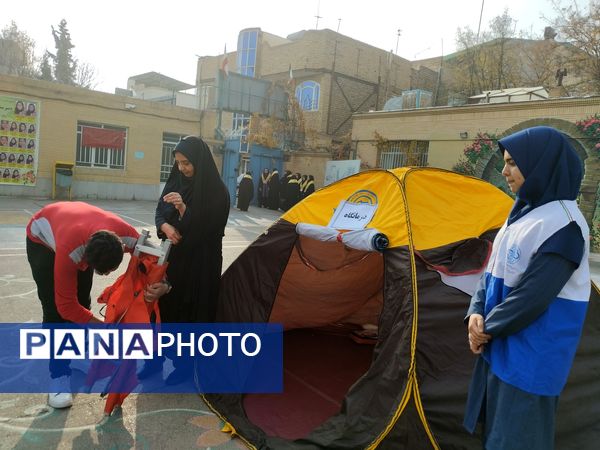 اجرای مانور سراسری زلزله در دبیرستان شاهد شیرودی