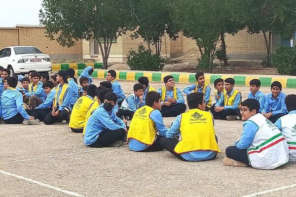 مانور زلزله در مدارس شهرستان‌ها و مناطق استان بوشهر