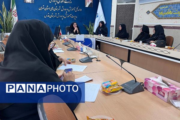 جلسه عفاف و حجاب با موضوع نقش زن در دفاع از حریم ولایت و زیست عفیفانه