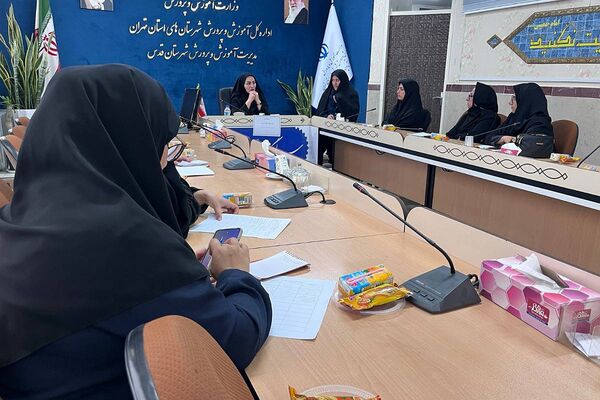 جلسه عفاف و حجاب با موضوع نقش زن در دفاع از حریم ولایت و زیست عفیفانه