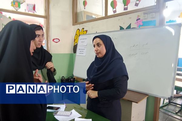 برگزاری کارگاه آموزشی اجتماعات یادگیری در دبستان پیامبر اکرم (ص) ناحیه دو شهرری 