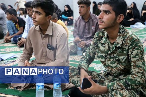 برگزاری یادواره شهدا در روستای دولاب با حضور مسئولان و خانواده‌های شهدا