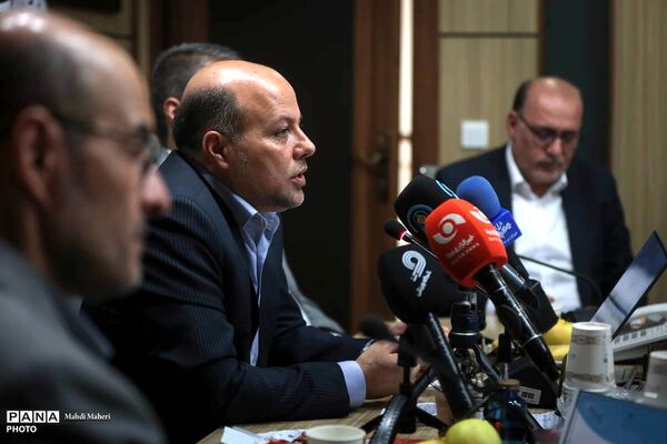 مراسم تجلیل از قهرمانان والیبال دانش‌آموزی ایران