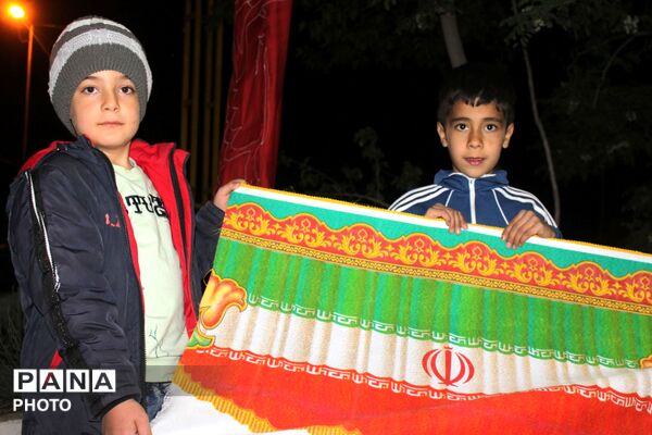 کودکان هوتک، بیتاب دوستان شهیدشان