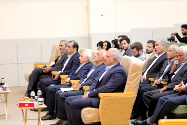 آیین کلنگ‌زنی ۱۶ مدرسه خیرساز در کاشان؛ مشارکت مردمی، حمایت دولتی