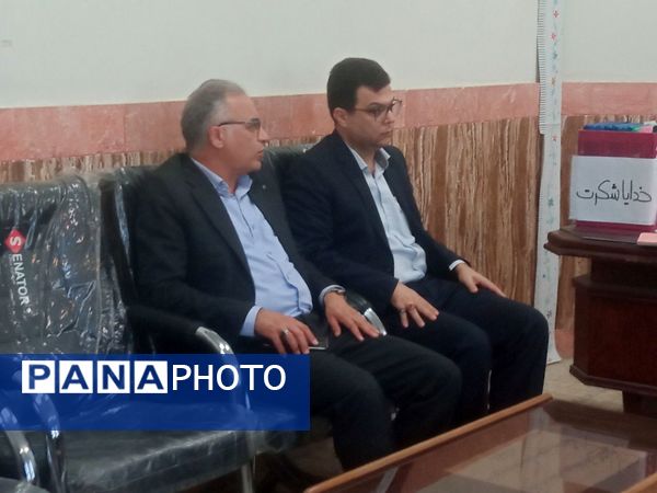 بازدید مدیر اداره ناحیه یک از دبیرستان گلشن آزادی