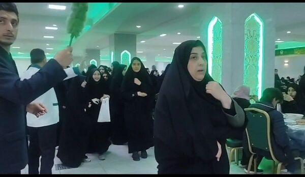 اردوی معنوی دانش آموزان دبیرستان شاهد تکتم در حرم مطهر رضوی