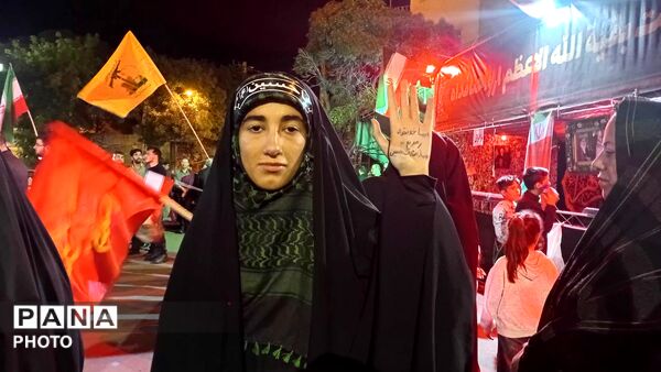 هم‌نوایی فرهنگیان و دانش‌آموزان اهر در سوگواره شبانه رهبر شهید