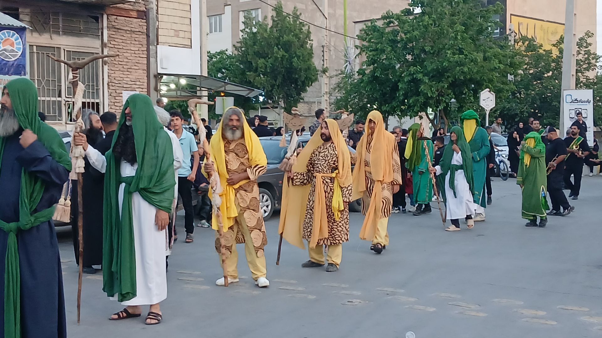 حرکت کاروان نمادین عاشورایی  فرخشهر