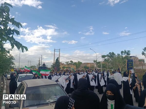 رژه «بانوان جان فدای ایران» در بلوار پیامبر اعظم قم
