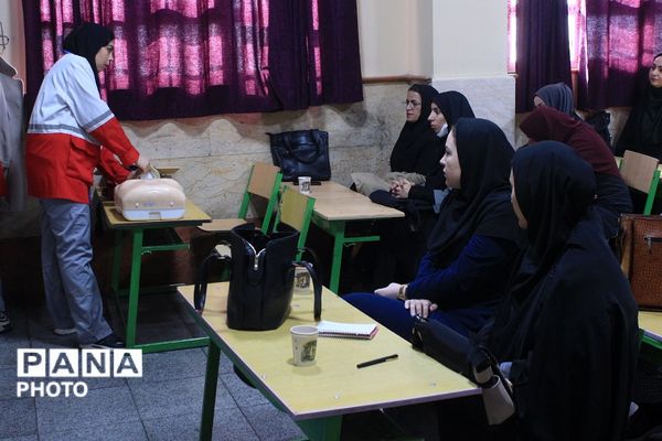 اجرای اولین دوره آموزشی کیفیت‌بخشی سلامت و تندرستی در بهارستان‌دو