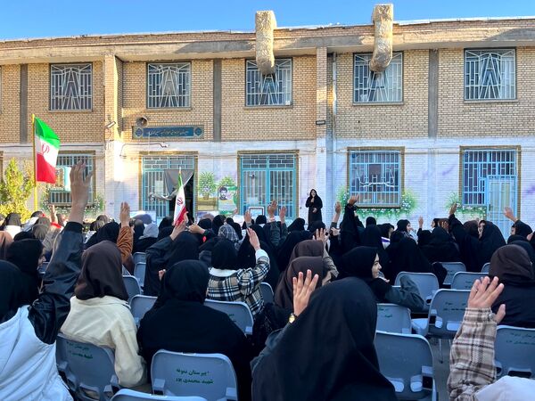  عزاداری به مناسبت دهه فاطمیه در مدرسه شهید محمدی پور خلیل آباد 
