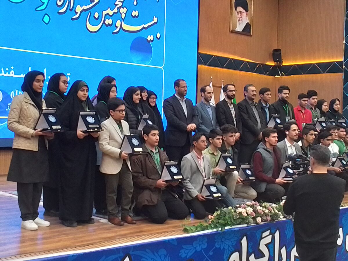 نوجوانان باید با هویت علمی ایران آشنا باشند/ سازمان سمپاد برگزیدگان جشنواره خوارزمی را به جامعه صنعتی معرفی کند