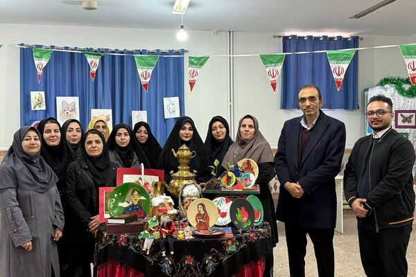 آیین افتتاحیه نمایشگاه هنری «ماها» در هنرستان شهید تاجیک بهارستان‌دو
