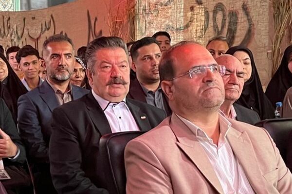 گرامیداشت هفته دفاع مقدس همزمان با بازگشایی مدارس در دبیرستان ابن‌سینا رودهن