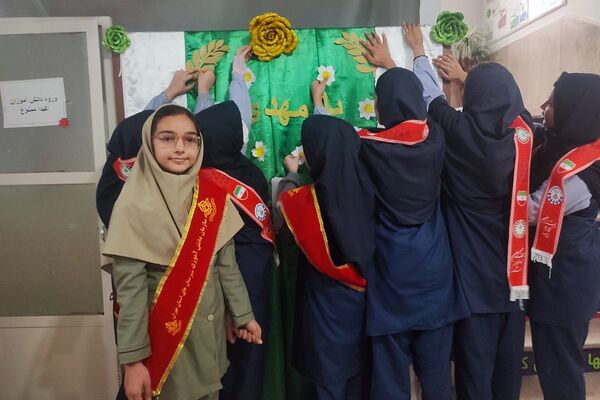 جشن باشکوه میلاد امام عصر (عج) در هئیت دخترانه ریحانه ها