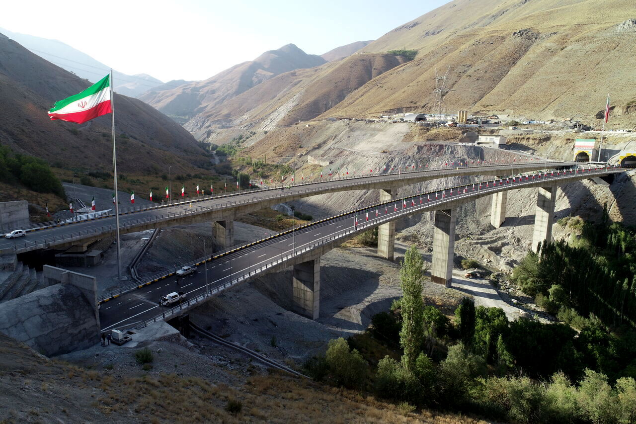 باند شرقی منطقه دو آزادراه تهران - شمال به بهره‌برداری رسید