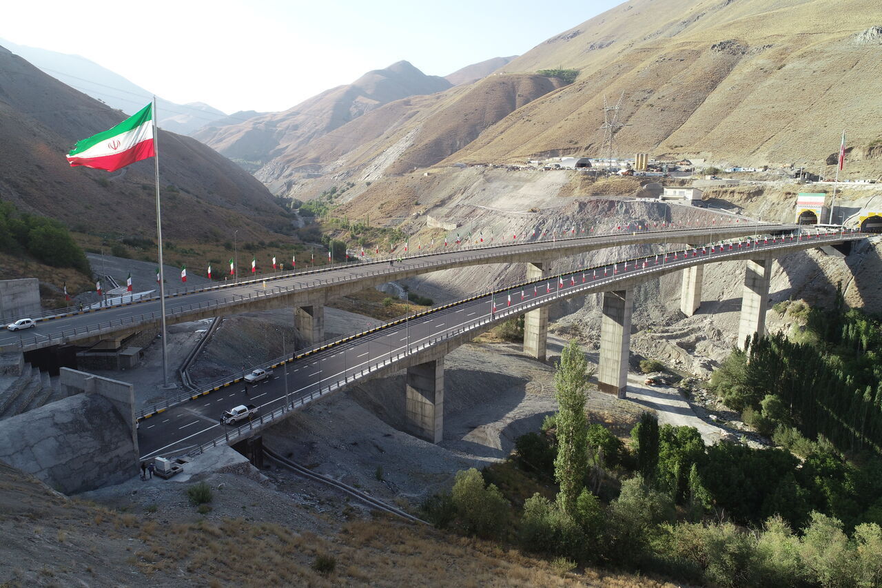 باند شرقی منطقه دو آزادراه تهران - شمال به بهره‌برداری رسید
