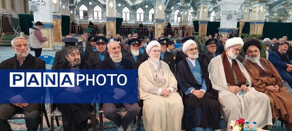 آیین غبارروبی ضریح مطهر حضرت علی‌بن‌امام‌محمدباقر(ع) 