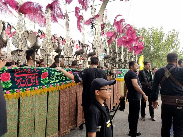 کاروان بزرگ علم گردانی در کاشان