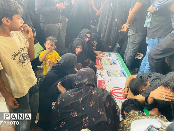 بدرقه ۱۶۸ دانش‌آموز شهید در عزای عمومی هرمزگان