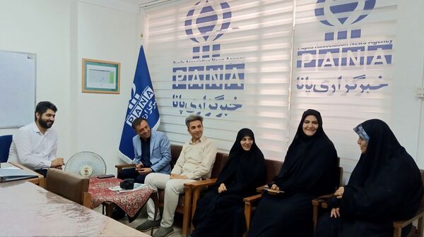 بازدید مدیر آموزش و پرورش ناحیه یک زنجان و تجلیل از فعالان خبرگزاری پانا در استان