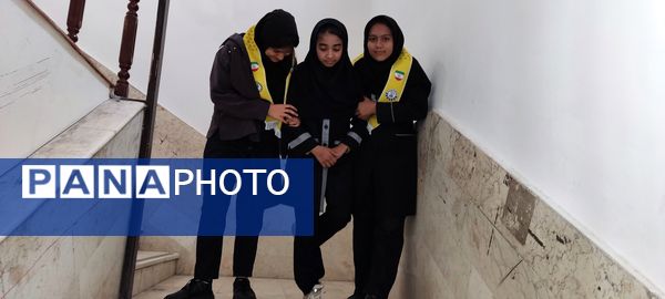 مانور زلزله در دبیرستان هاشمی نژاد