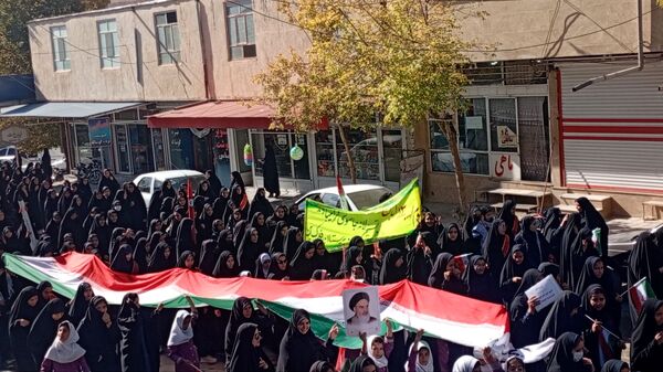  ۱۳ آبان؛ فریاد ایستادگی و عزت ایرانی در شهر بن 