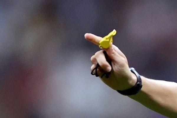 اکرامی بازی پیکان - استقلال تهران را سوت می‌زند/ کاظمی داور تقابل پرسپولیس - چادرملو